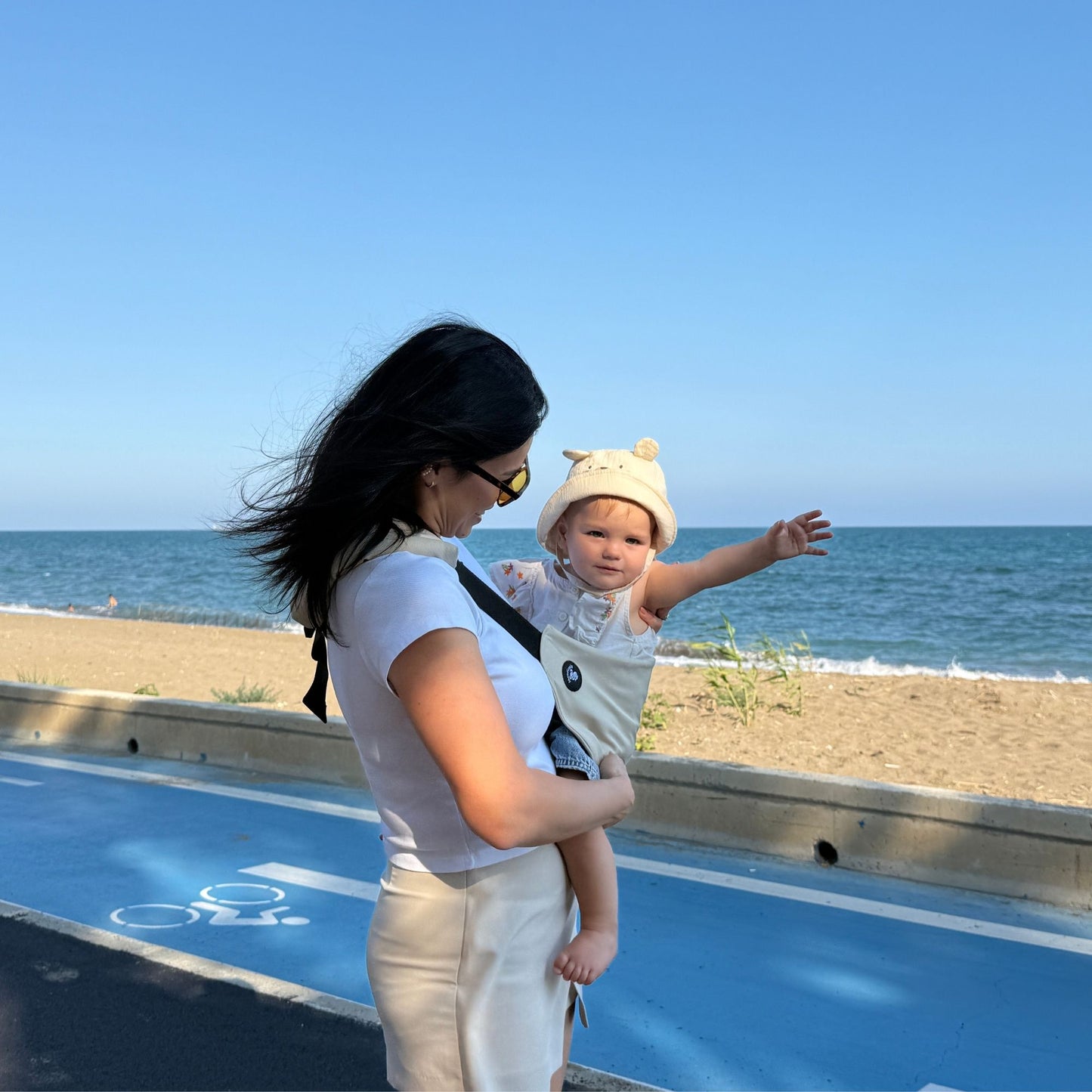 MomKoala Essential - Bej Yan Sling Çocuk Taşıyıcı
